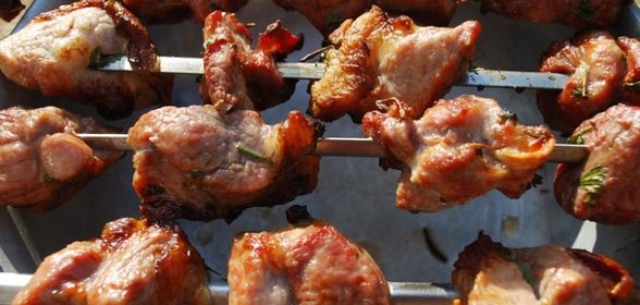 Шашлык из баранины с кинзой и луком