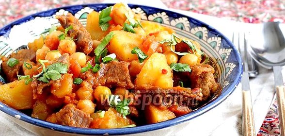 Жаркое из говядины с горохом нут