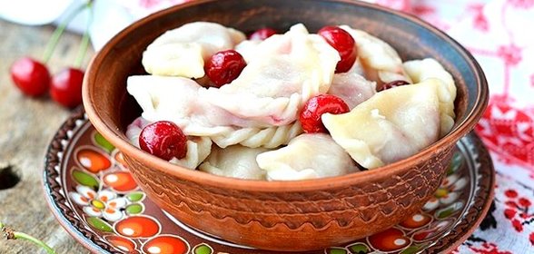 Вареники с вишнями (заварное тесто)