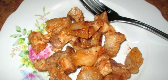 Жареная свинина со шкварками
