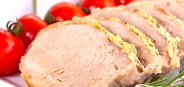 Свинина, запеченная с чесноком