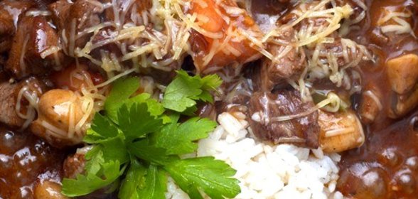 Гуляш с грибами и болгарским перцем