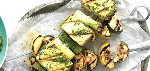 Шашлык из тофу с соусом из кинзы
