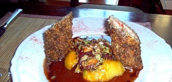 Свинина с пармезаном под соусом дор-блю