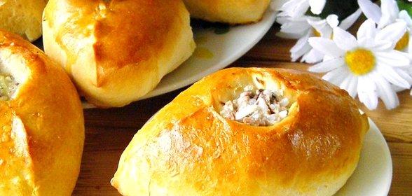Расстегаи с сайрой и рисом