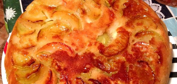 Шарлотка в мультиварке