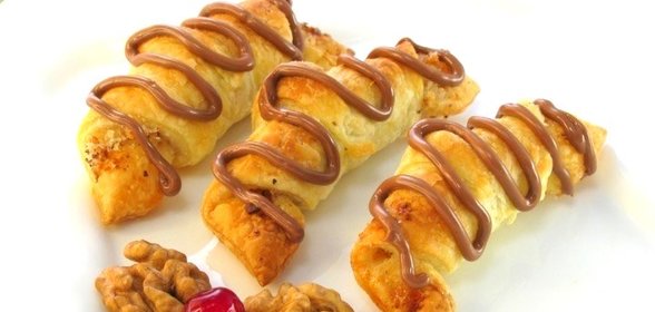 Рогалики с орехами