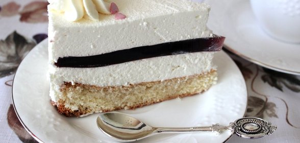 Нежный торт с вишневым желе