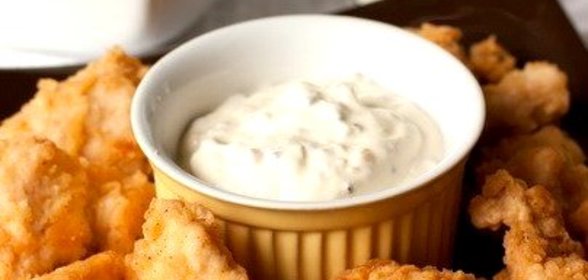 Куриные наггетсы с соусом из сливочного сыра
