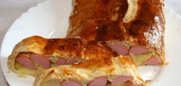 Штрудель с картошкой и сосиской
