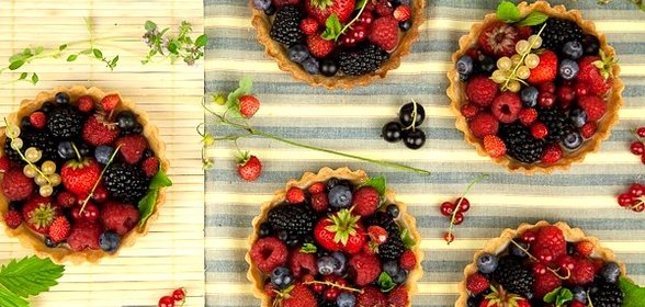 Песочные корзиночки с ягодами