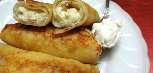 Блины с яблоком и творогом