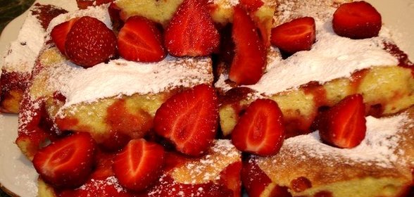 Быстрый пирог с клубникой