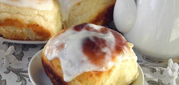 Творожные булочки в сметанной заливке