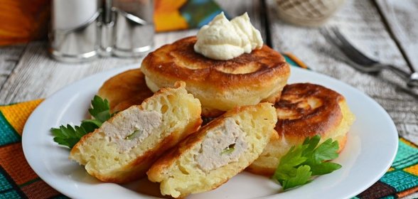 Оладьи с начинкой из куриного фарша