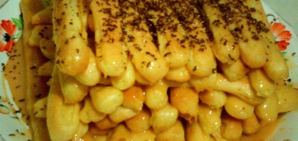 Торт из заварных палочек с вареной сгущенкой