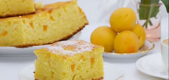 Воздушный пирог с абрикосами