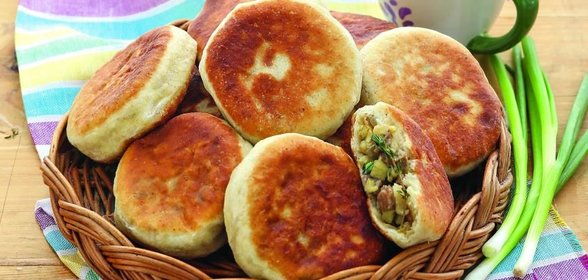 Жареные пирожки с баклажанами и мясом