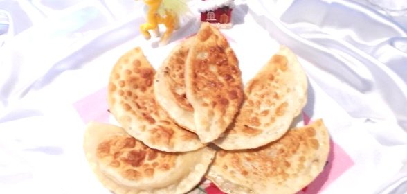 Сочни с яблоком и сахаром