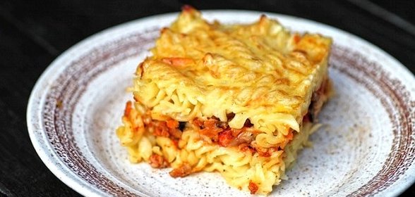 Макаронная запеканка с сосиской