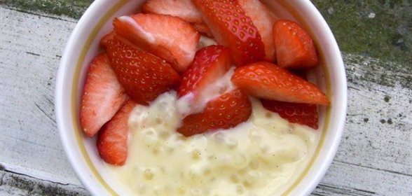 Кокосовая тапиока с ванилью и клубникой