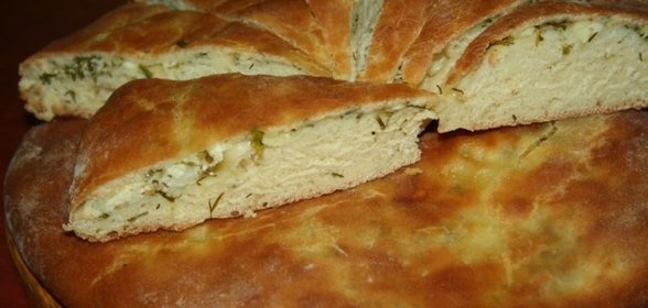 Пироги с тремя видами сыра, чесноком и зеленью