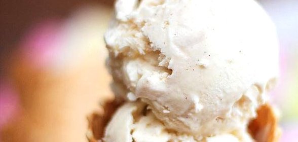 Лёгкое домашнее сливочное мороженое