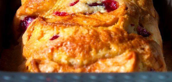 Кекс с клюквой