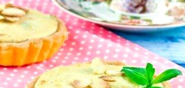 Апельсинно-лимонные ватрушки с изюмом