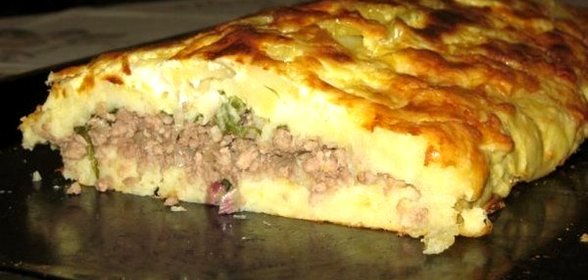 Запеканка с картофелем, фаршем и майонезом