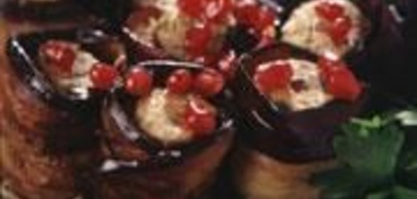 Баклажанные рулетики, фаршированные орехами