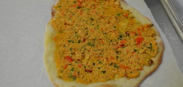 Турецкий Лахмаджун пицца с фаршем