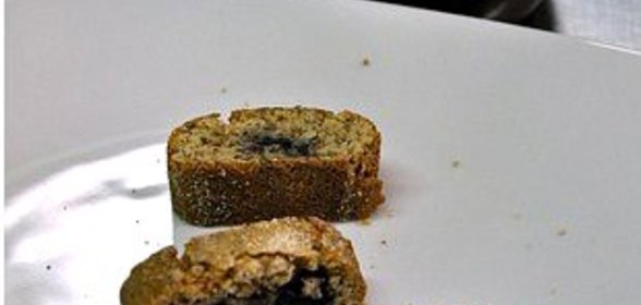 Миндальное печенье со сладкими оливками