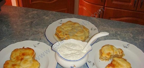 Фигурные пирожки из готового слоеного теста