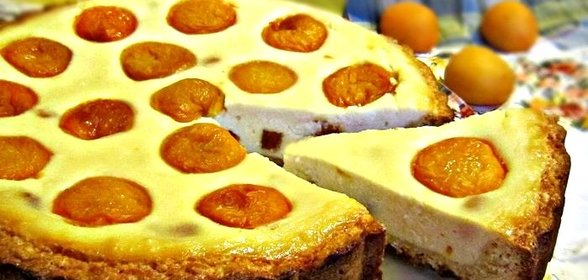 Творожный пирог с абрикосами