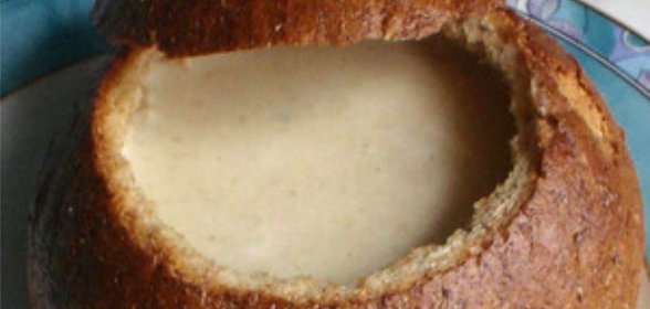 Чесночный суп в хлебе