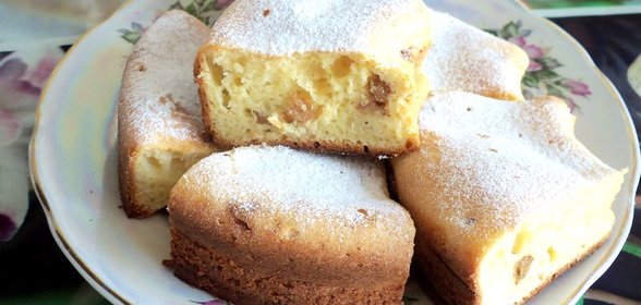 Кекс творожный с изюмом