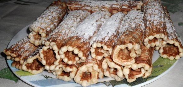 Вафельные трубочки в вафельнице