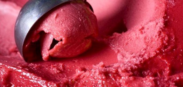 Ягодный шербет с пахтой и кардамоном