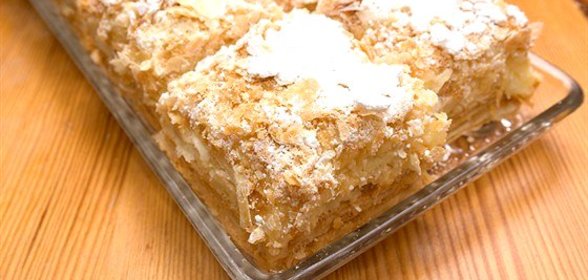 Слоеное пирожное с яблоками