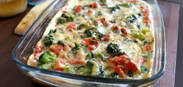 Запеканка с брокколи и помидорами