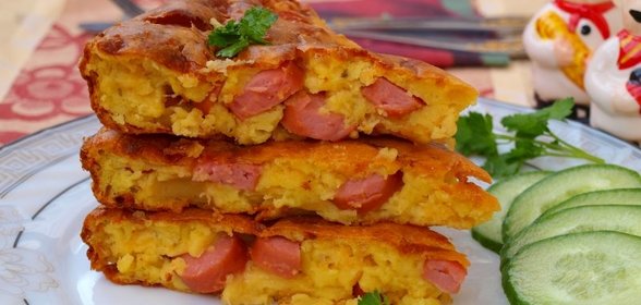 Сырный пирог с сосисками