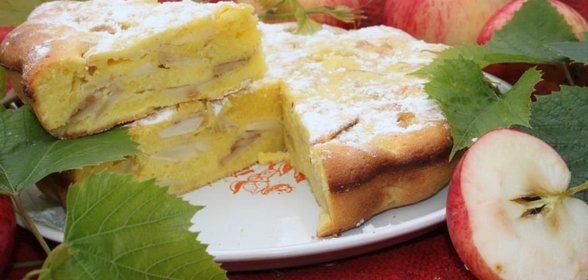 Осенняя румяная шарлотка