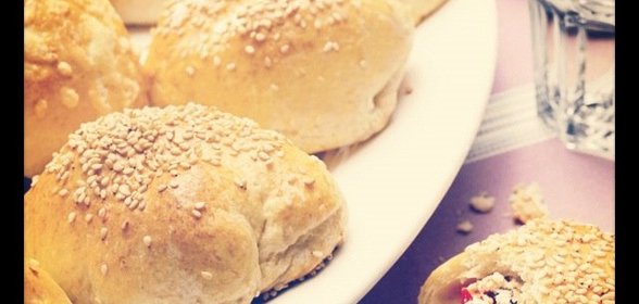 Итальянские булочки с сыром и томатами