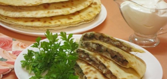 Гёзлеме - турецкие лепёшки с мясом