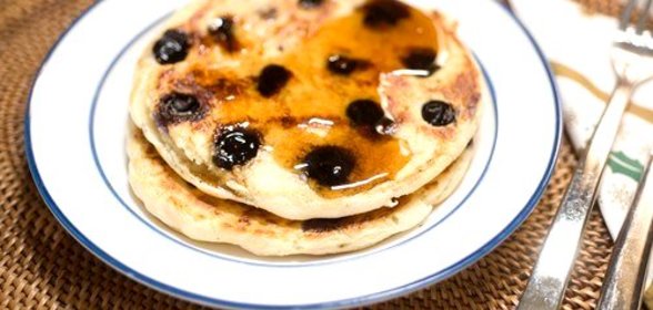 Кукурузные блины с черникой