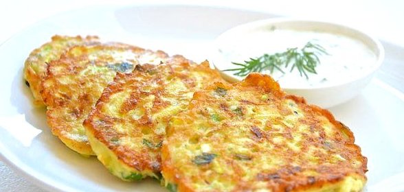 Оладьи из кабачков с сыром и чесноком