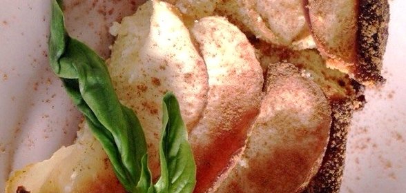 Творожная запеканка с яблоками без муки и манки