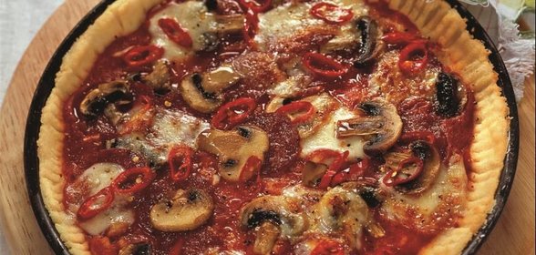 Картофельная пицца с салями