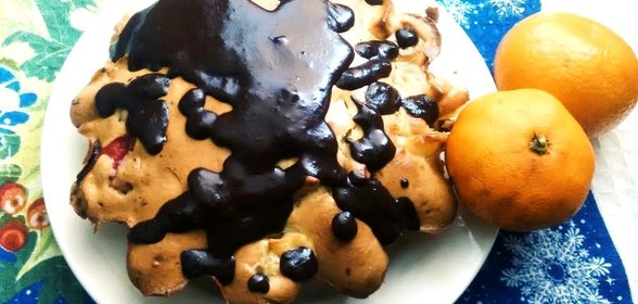 Шарлотка с клюквой